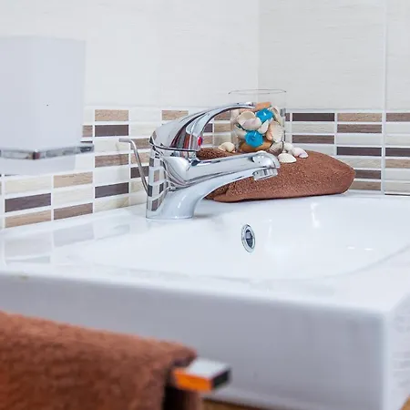 Casa Simona 4 *